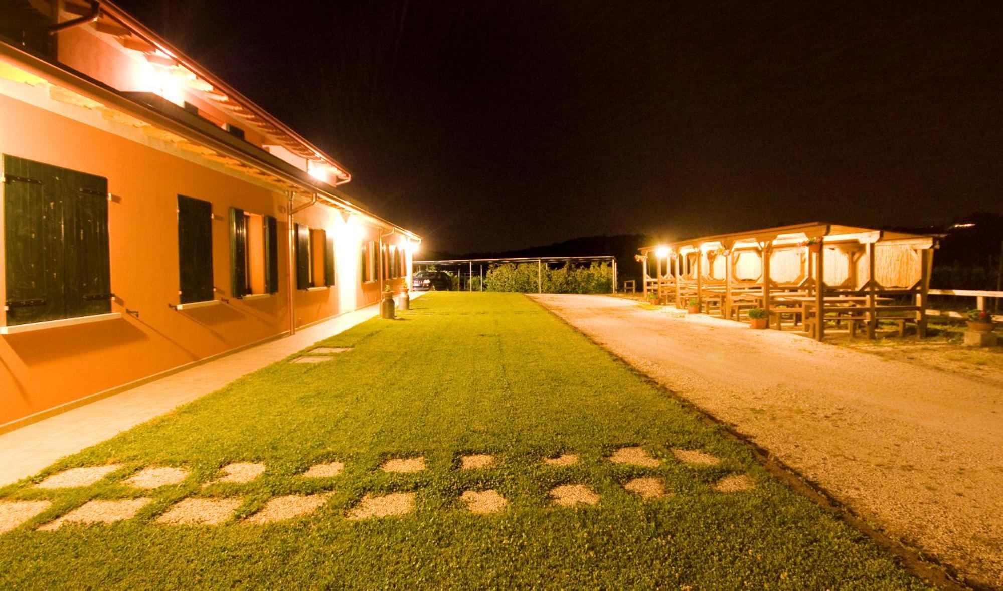 Agriturismo Cascina Roveri 몬잠바노 외부 사진
