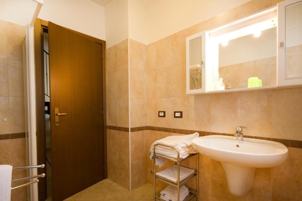 Agriturismo Cascina Roveri 몬잠바노 객실 사진